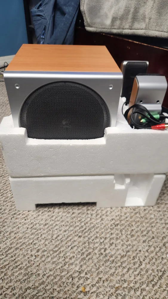 Logitech 2.1 Speaker System - New in Box image indicator(7)