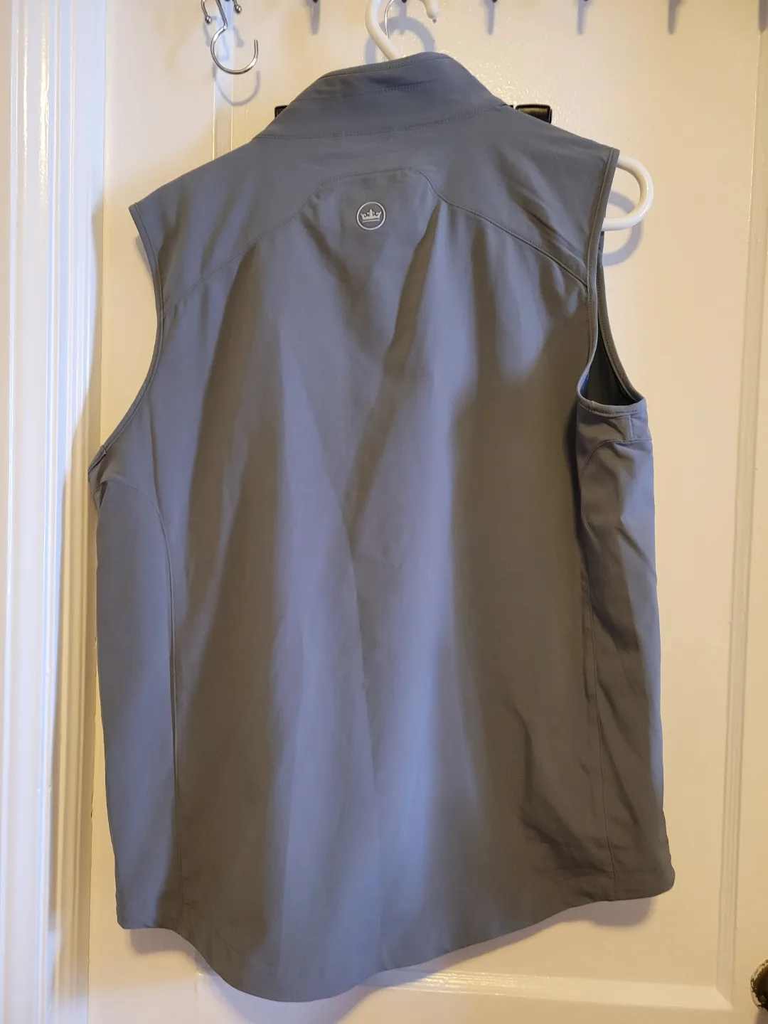 Peter Millar mens Size Medium Grey Sleeveless Vest image indicator(3)