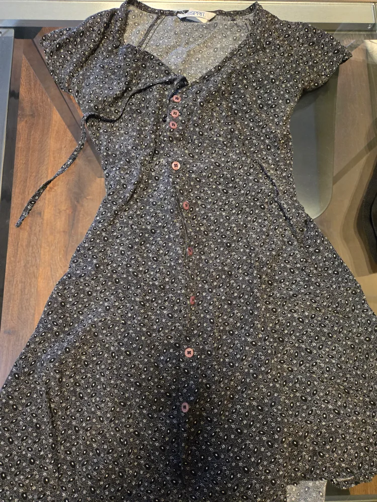 XS / S Women's Clothing Bundle image indicator(4)