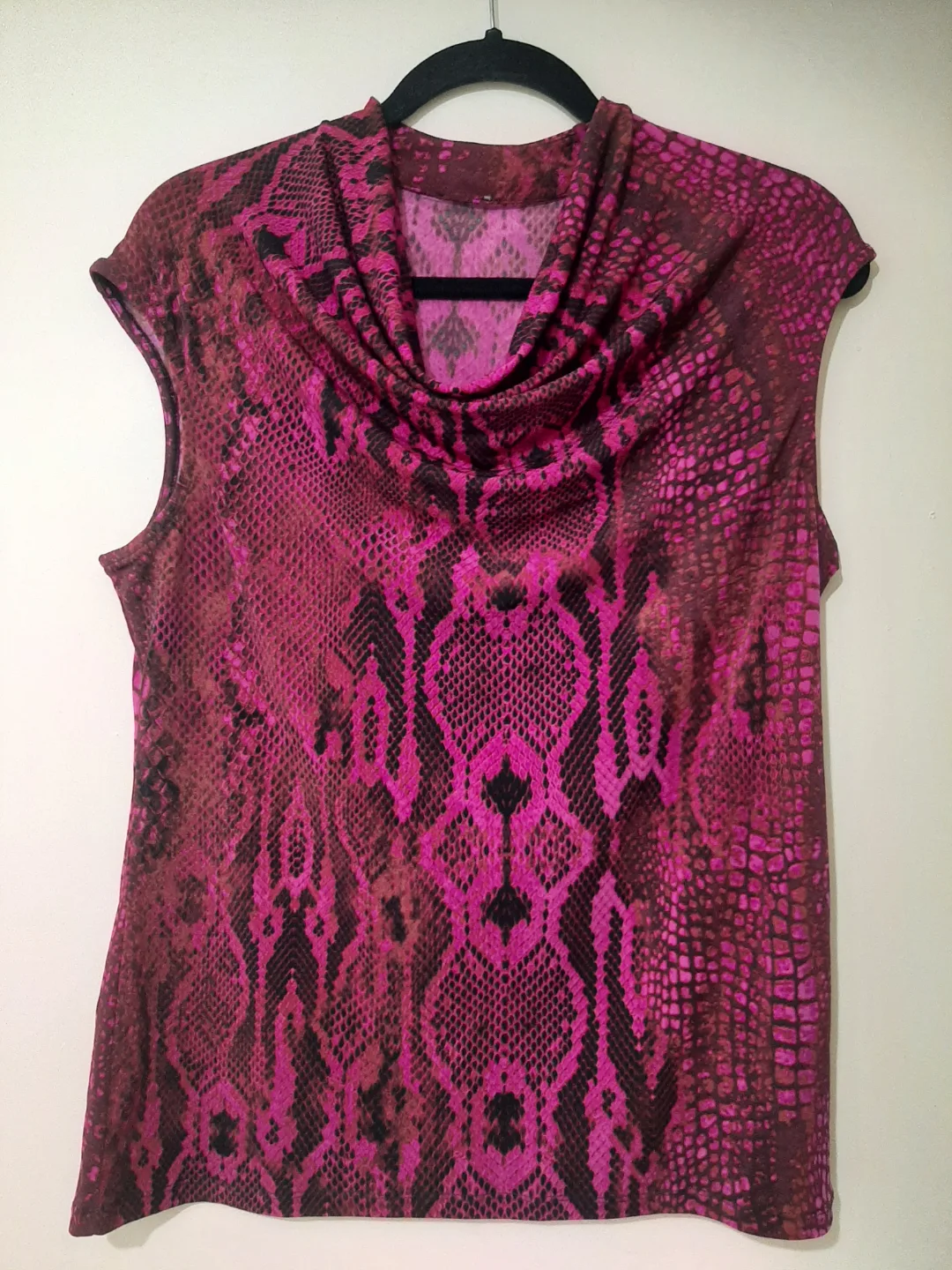 New with Tags Women's tops sizes medium to XL image indicator(6)