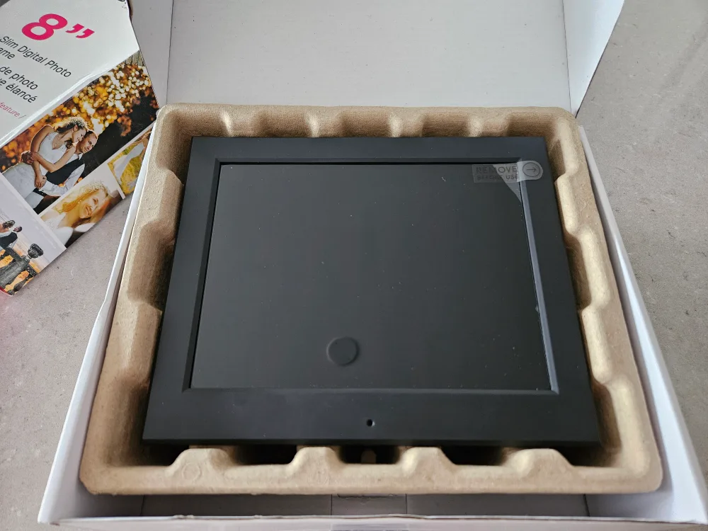 Aluratek 8" Slim Digital Photo Frame image indicator(3)