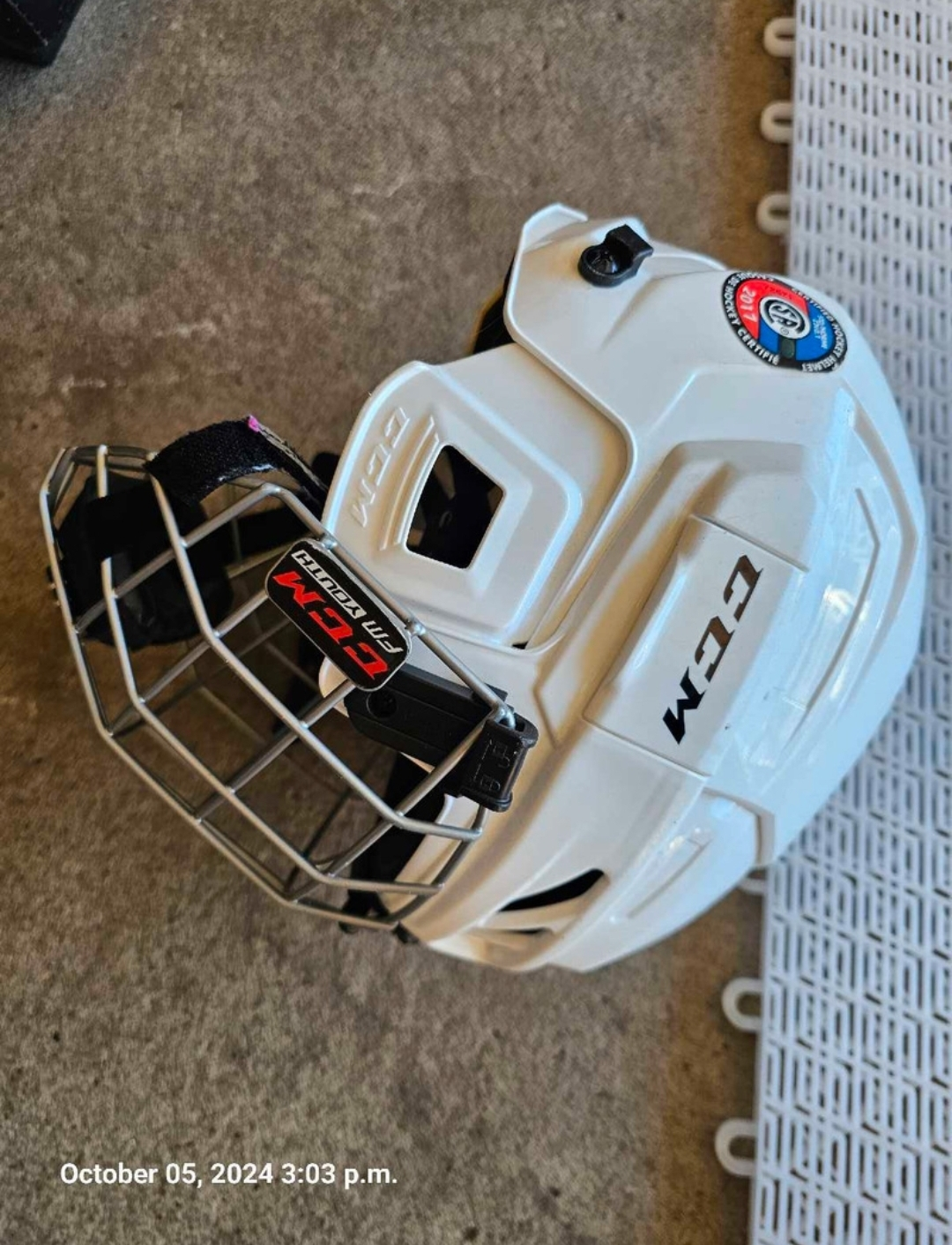 💚CCM Hockey Helmet with Cage - Size SM - photo 2