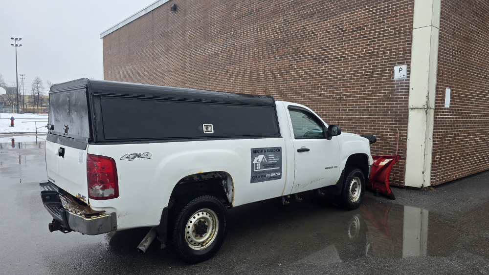 8' Truck cap with tool boxes