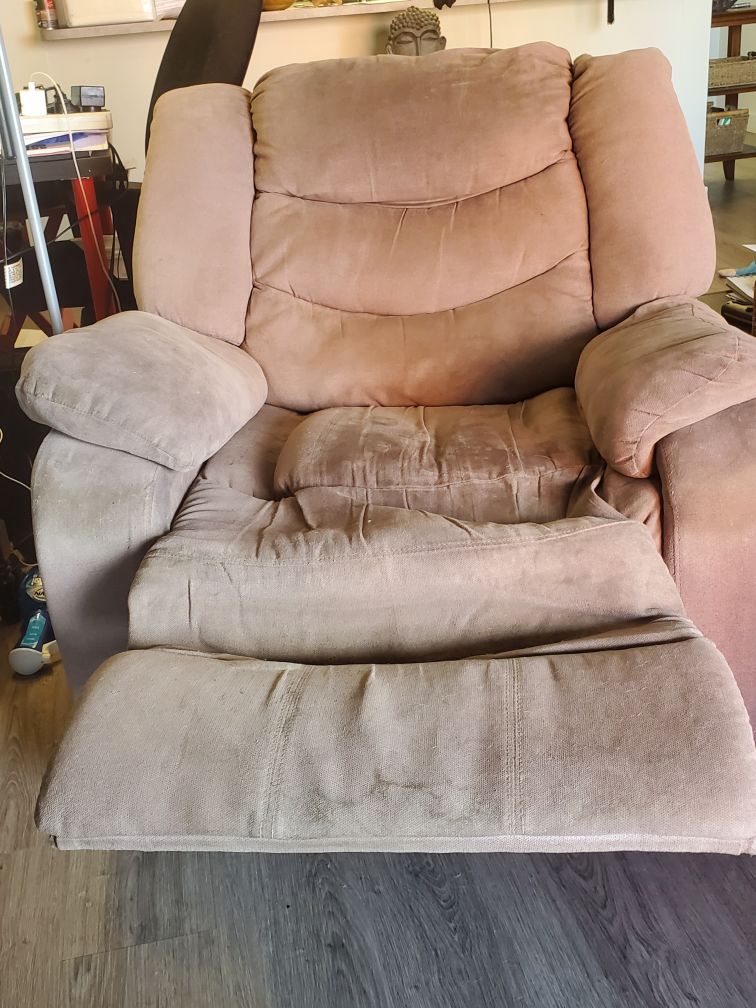 Free Electric Recliner - Works well! - photo 2