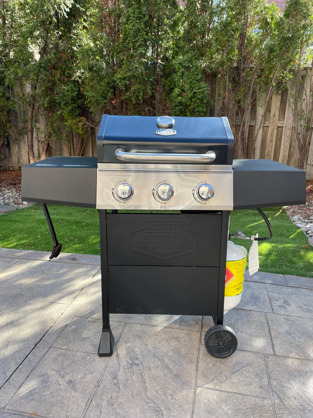 3-Burner Propane BBQ Grill with Cover