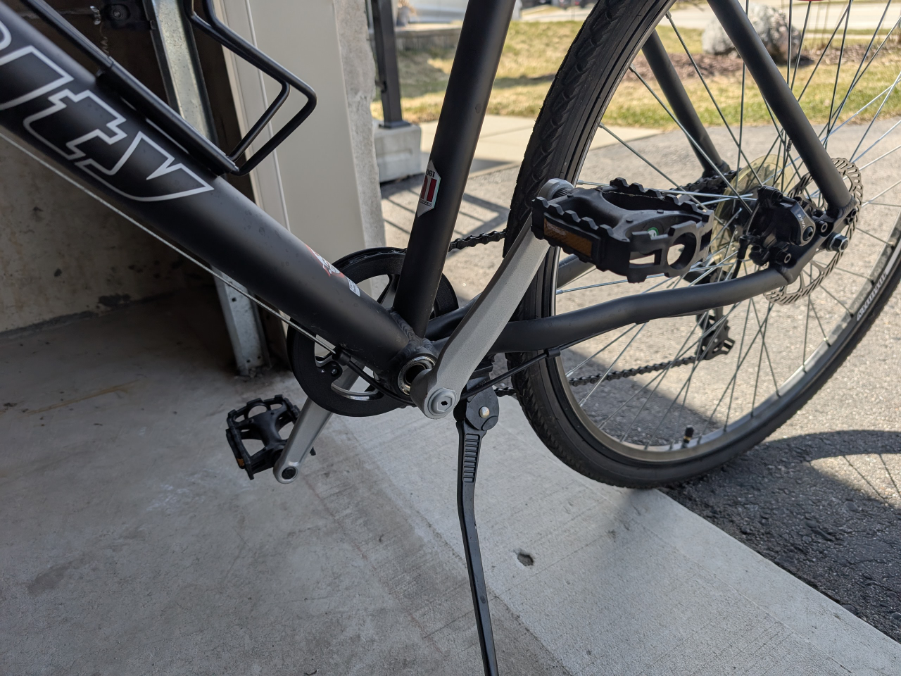 Used Gravity FS200 Hybrid Men's Bicycle - photo 5