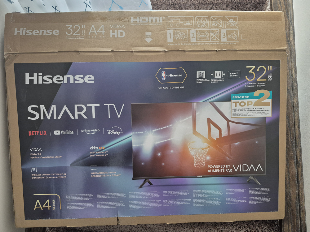 urgent moving sale..Hisense 32 inch Smart TV with Remote