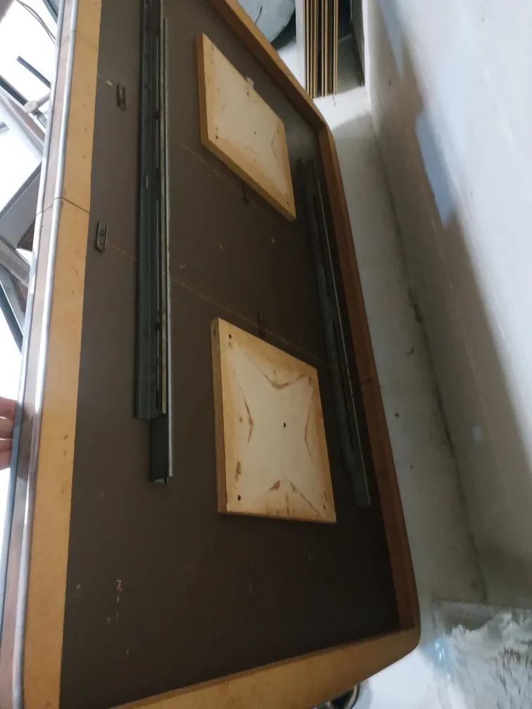 Older kitchen table 58"x36" 💚 image indicator(4)