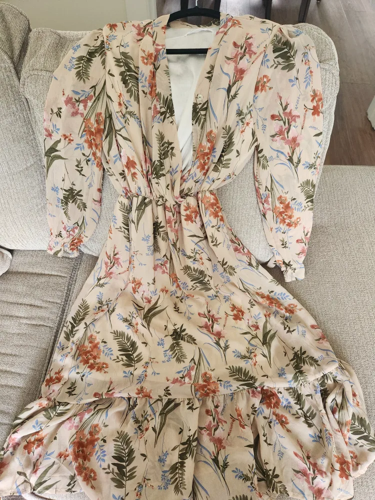 Mermaid Floral Midi Dress. Size Small thumbnail