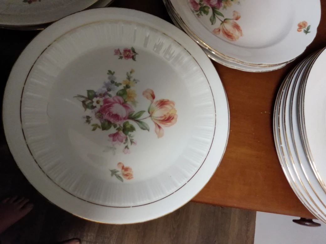 Charming Vintage Charmion 22K Gold Dinnerware Set - photo 4
