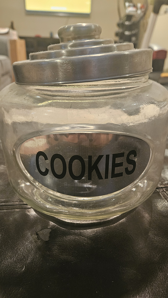 Glass Cookie Jar with Metal Lid 💚