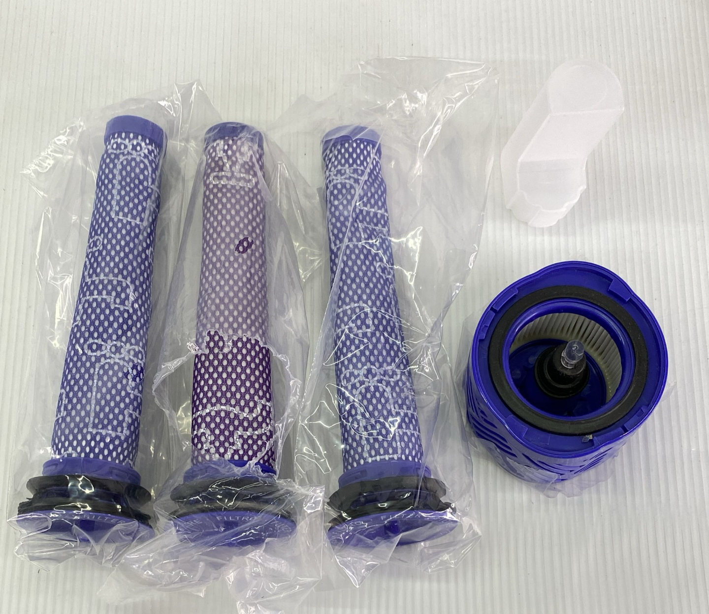Dyson V8 Origin Complete with Wall Mount & Accessories - photo 2
