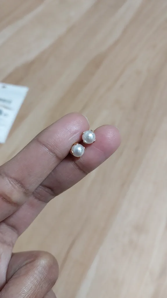 BRAND NEW Pearl Stud Earrings - Gold 💚 image indicator(4)