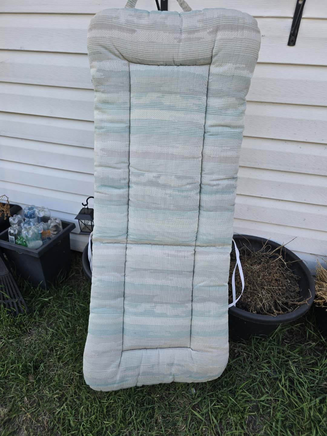 Pair of White Folding Adirondack Chairs & Matching Cushion - photo 3