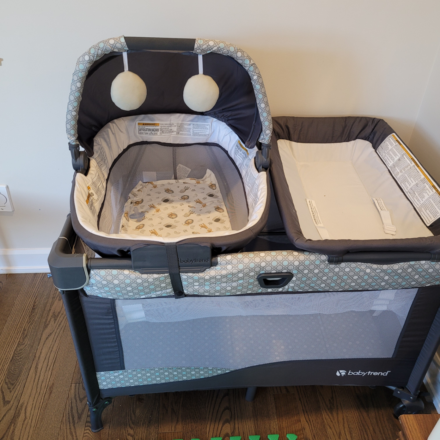 Baby Trend Expedition Playard - Play pen with bassinet - photo 5