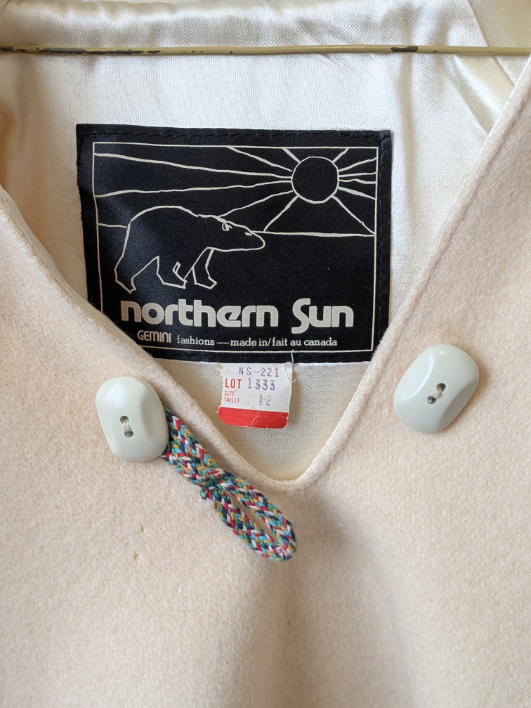 Vintage 1980s hand embroidered Wool Anorak with fur trim. - photo 2