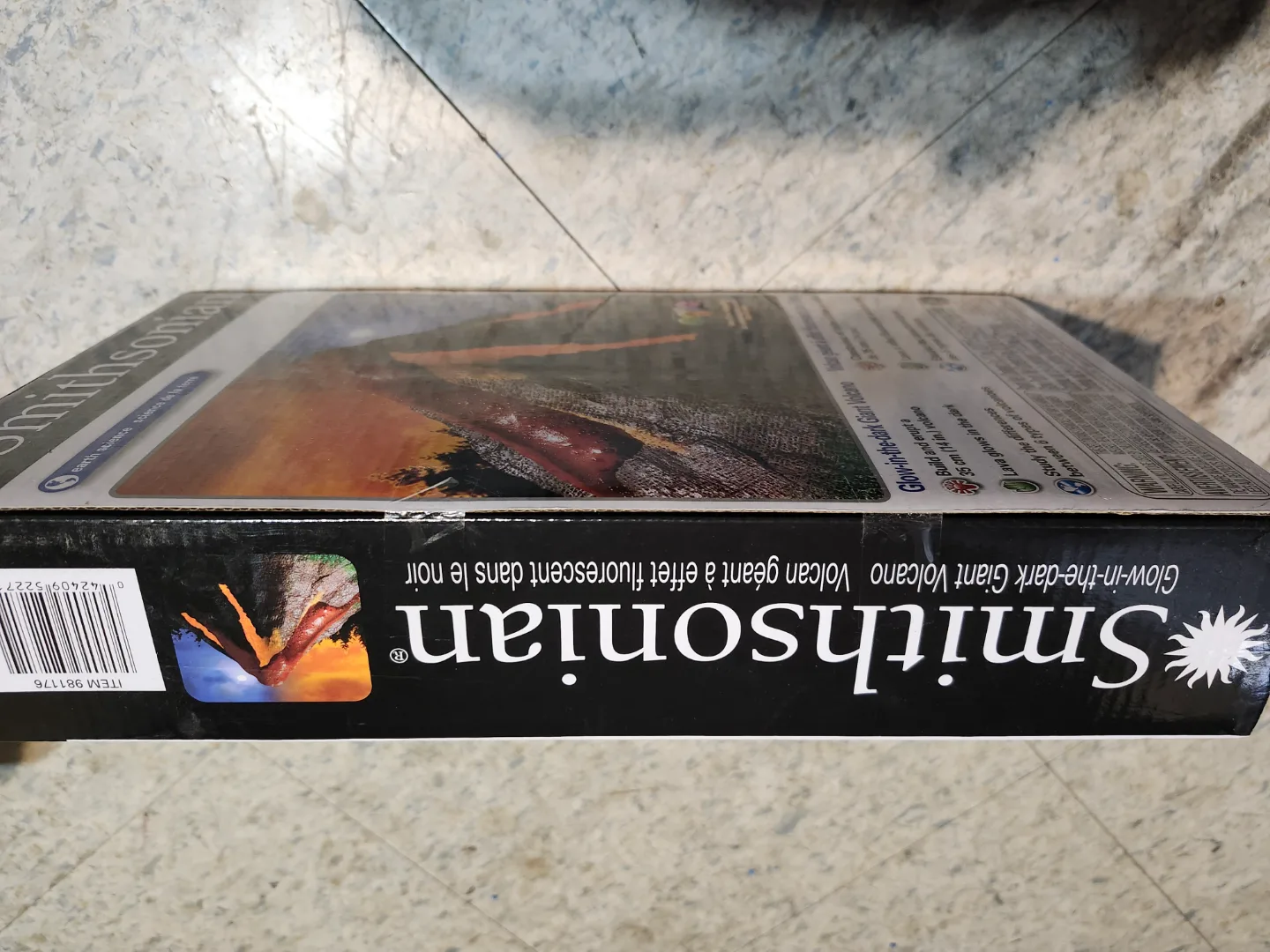 Smithsonian Glow-in-the-Dark Giant Volcano Science Kit image indicator(2)