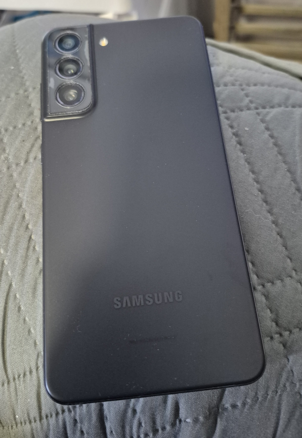 Samsung Galaxy S21 FE 5G - Like New - photo 3