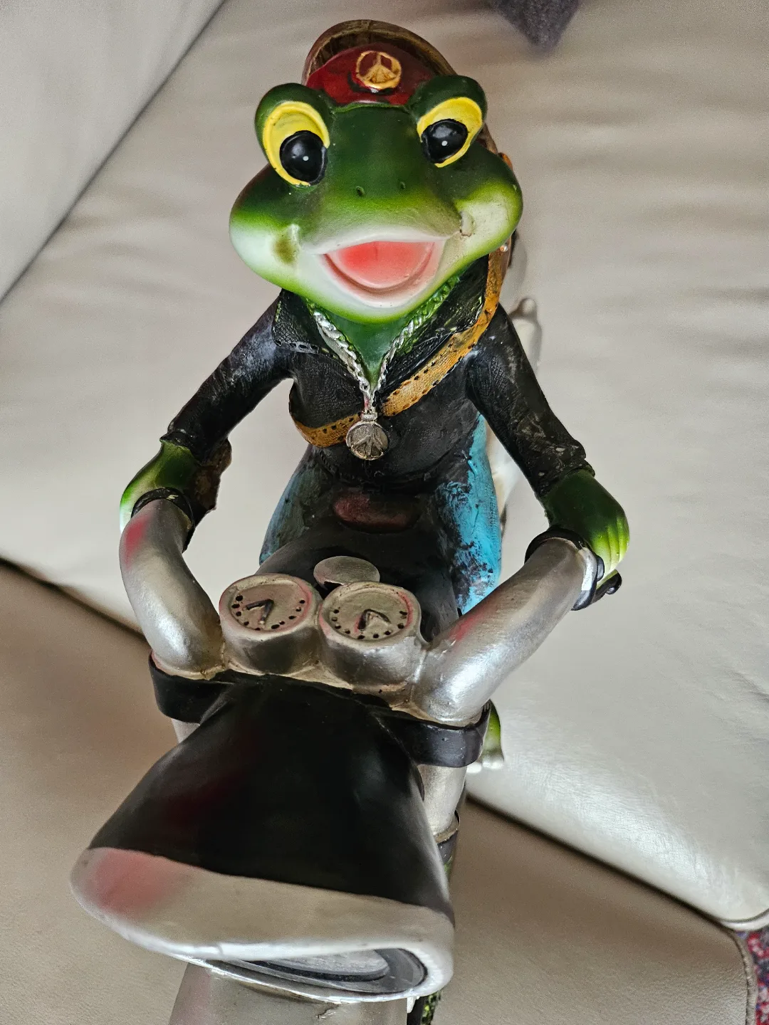 Cool Frog on Motorcycle Figurine thumbnail