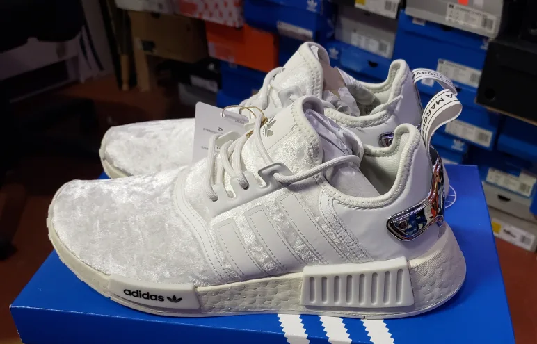 Brand New Adidas NMD_R1 W White Velvet running shoes $125 image indicator(6)