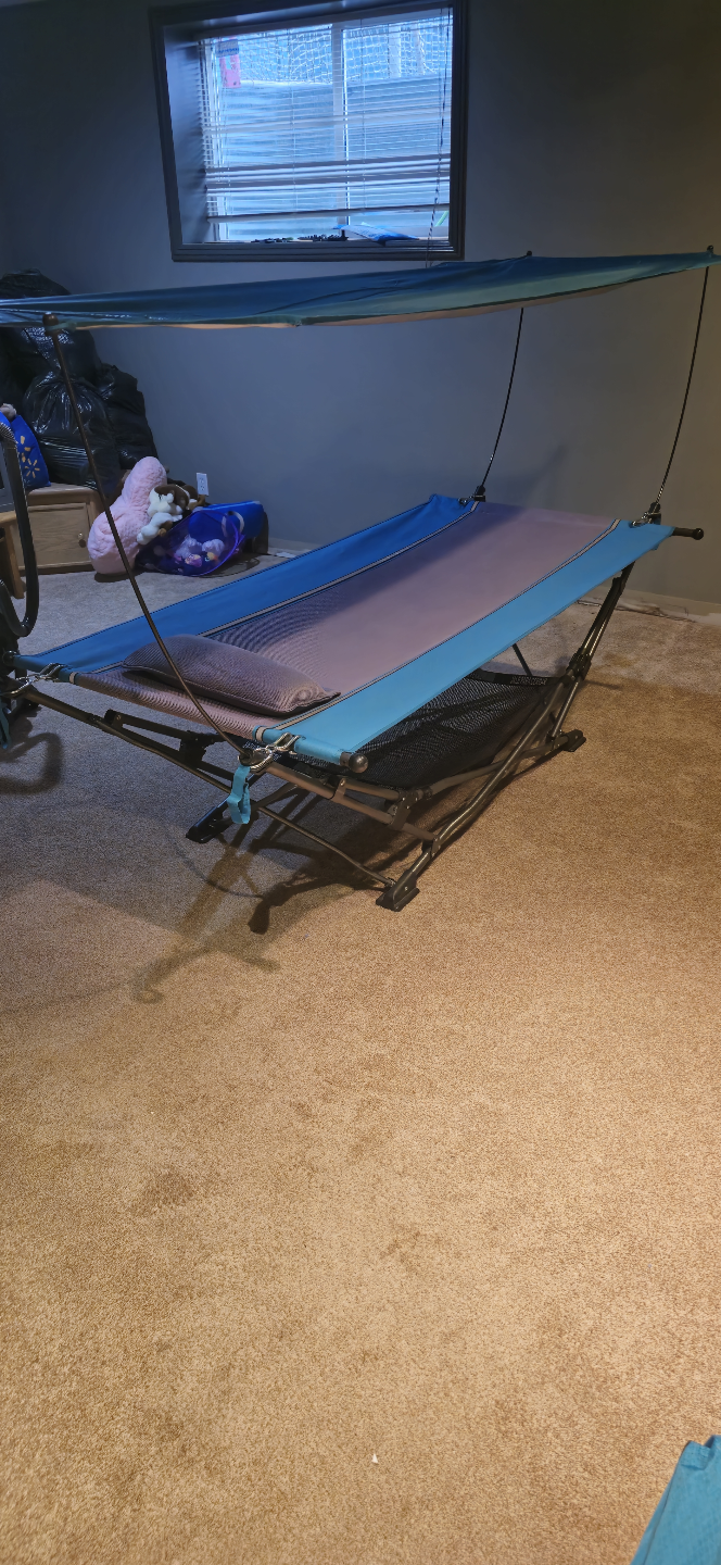 2 hammocks