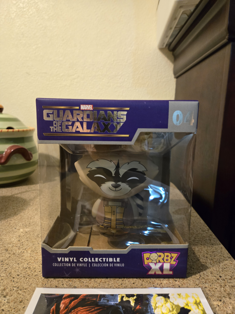 Guardians of the Galaxy  Collectible Figure with Art Print - photo 3