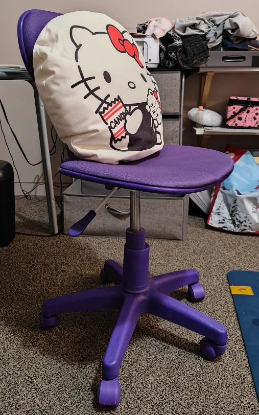 Purple Kids' Desk Chair with Hello Kitty Pillow 💖🧡 image indicator(2)