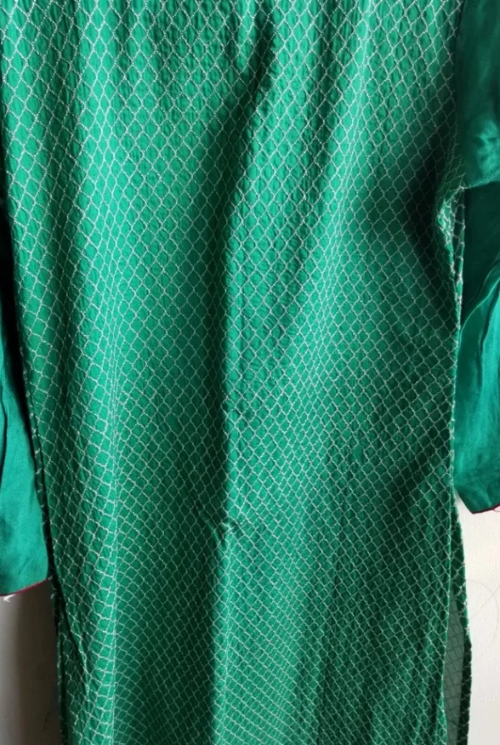 Gorgeous Green Embroidered Kurti - Size Medium💚 image indicator(4)