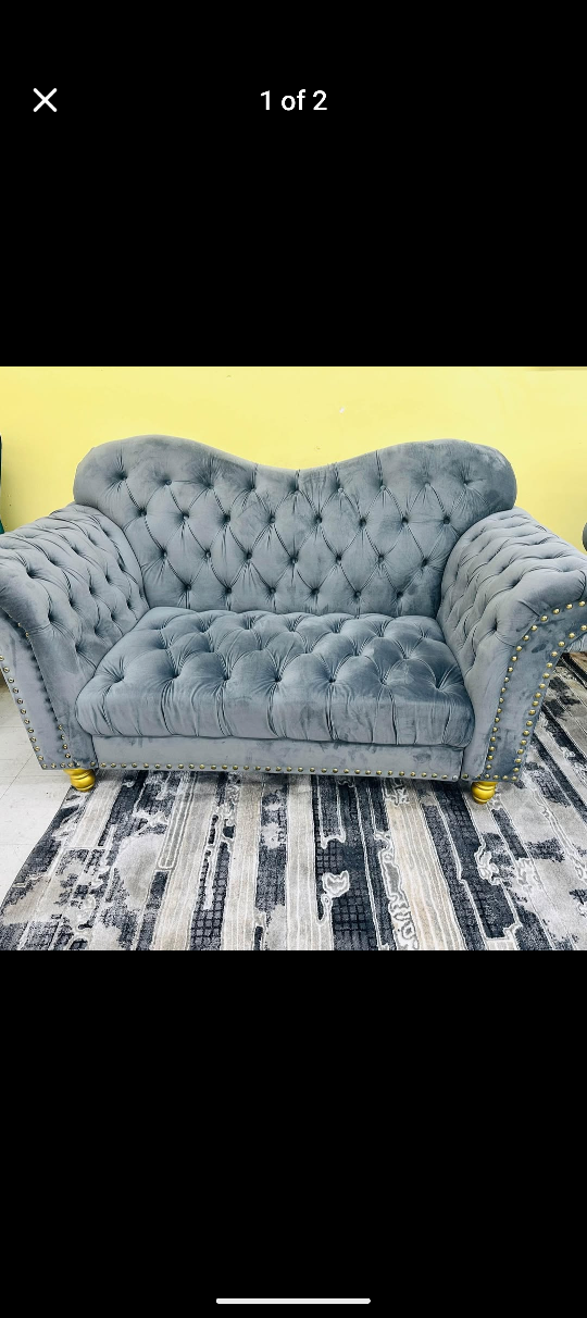 Jovanie 66.5" Velvet Loveseat