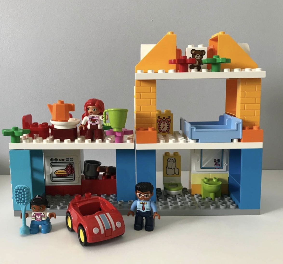 Lego Duplo My Town FAMILY HOUSE 10835 w/ Mom, Dad & Child 2017 - photo 2