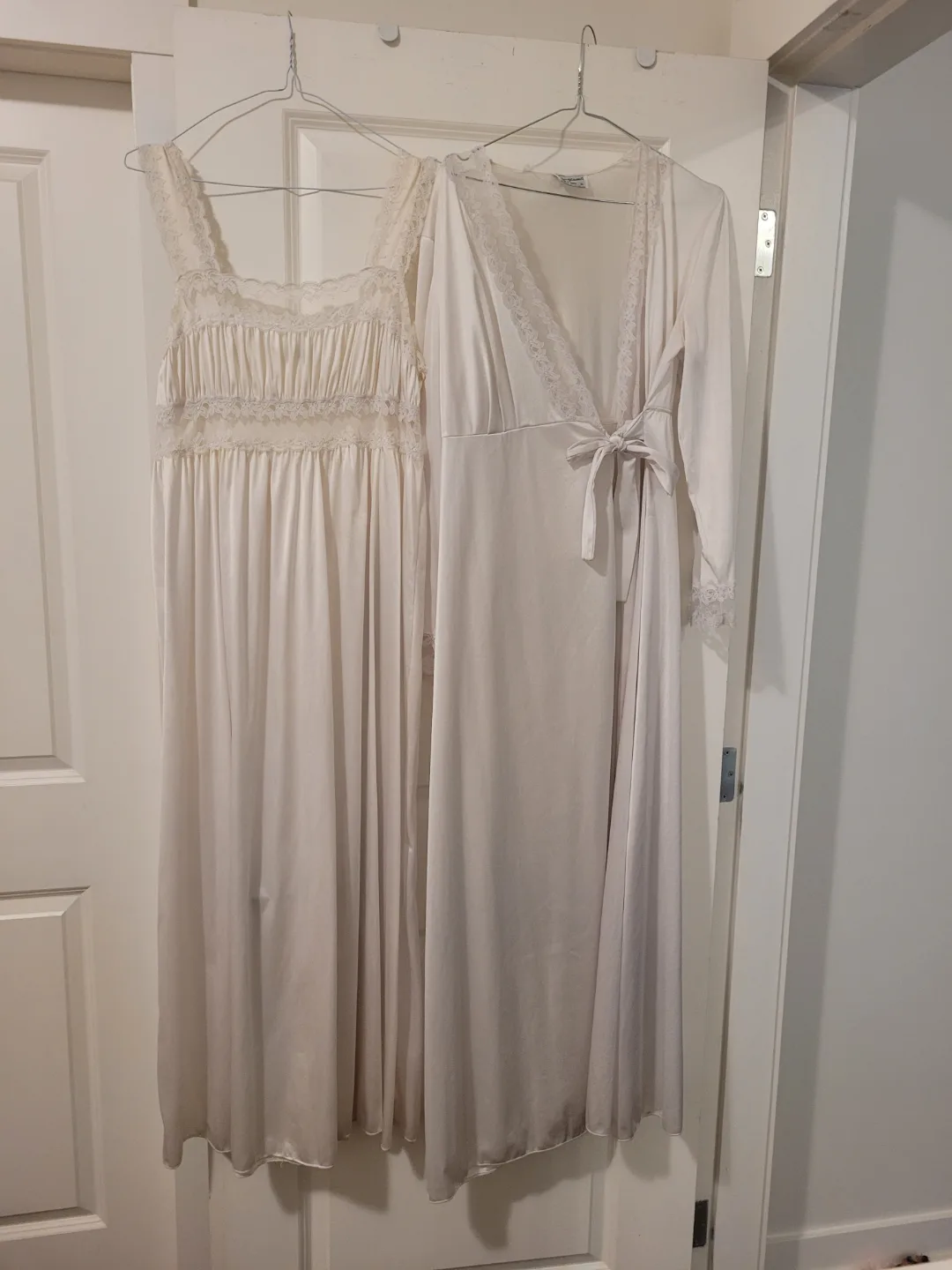 Vintage Glenma French Lingerie Sets  - see all pictures image indicator(5)