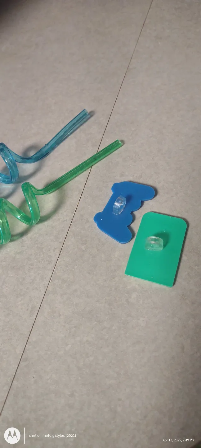 Two Spiral Straws with Game Controller and Game Device Top image indicator(2)