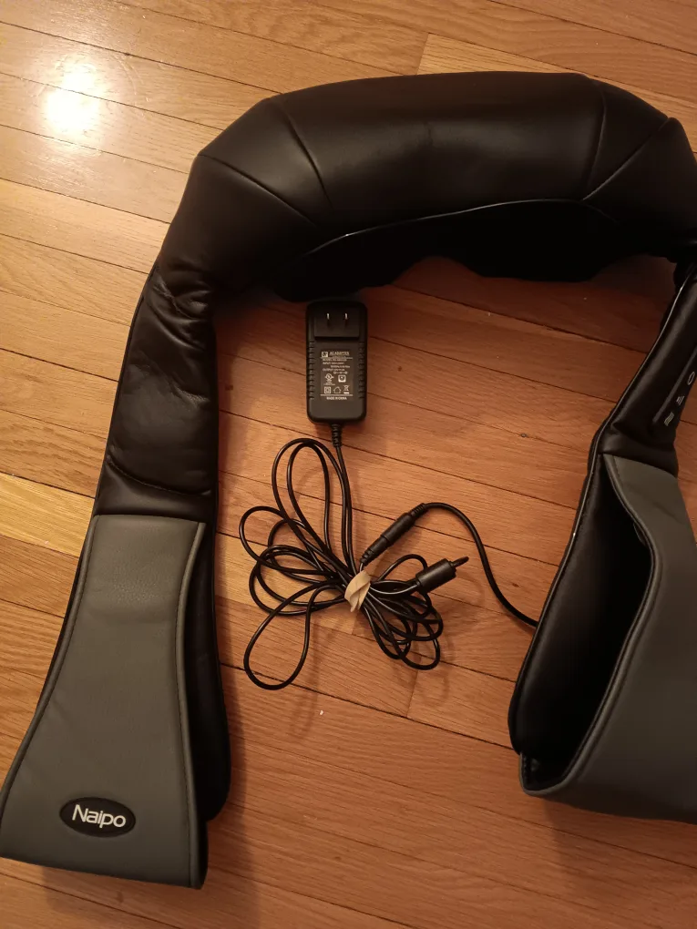 Naipo Neck and Shoulder Massager thumbnail