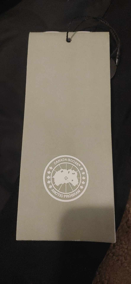 Canada Goose Men's Black Arctic Program Vest Size L - photo 4
