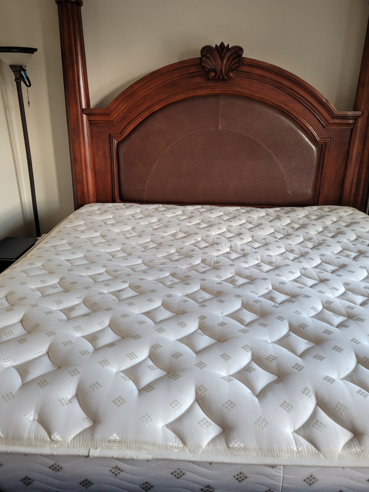 KING Size Mattress - Great Condition - photo 3