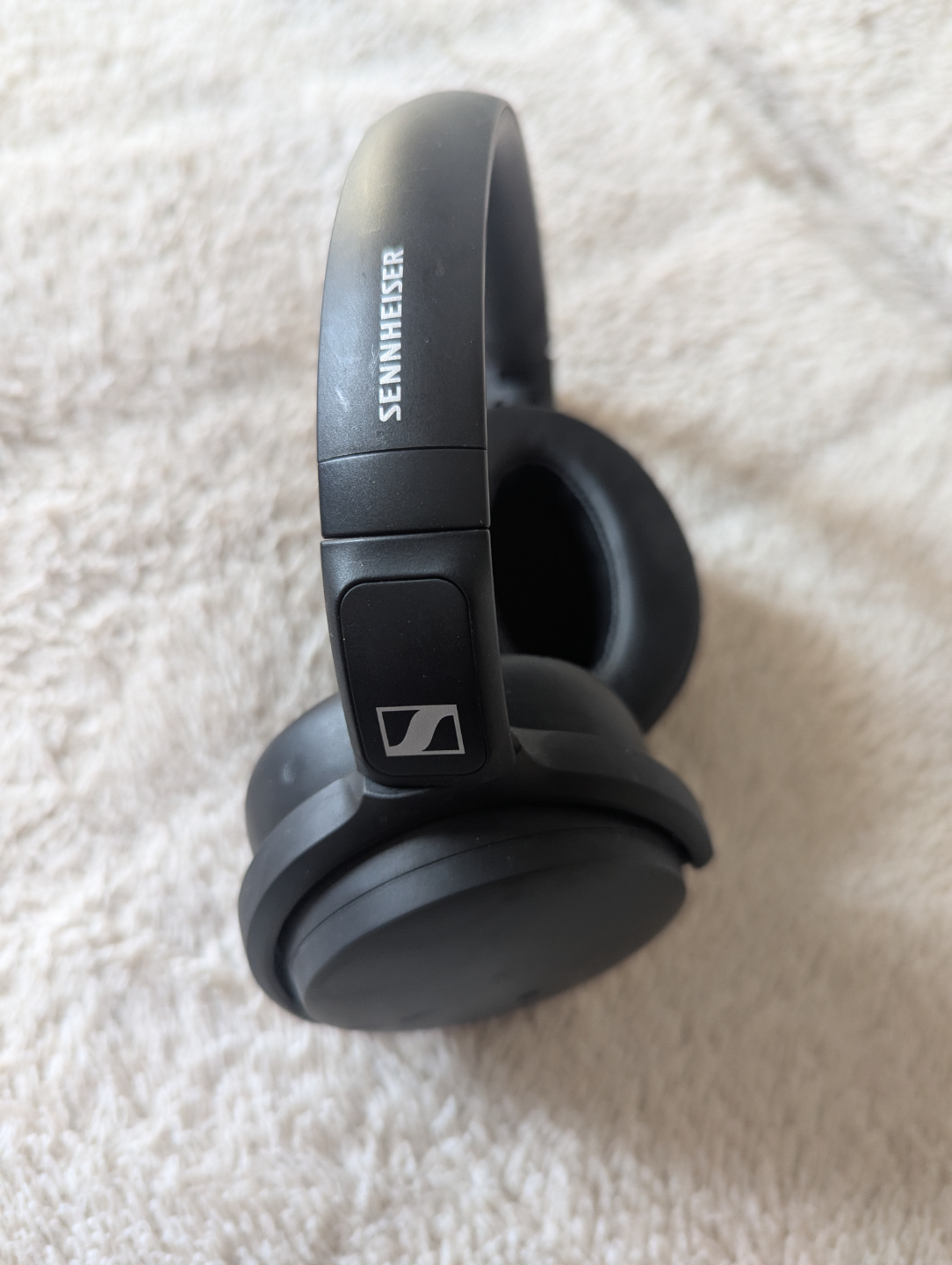 Sennheiser Momentum 3 Wireless Noise-Cancelling Headphones