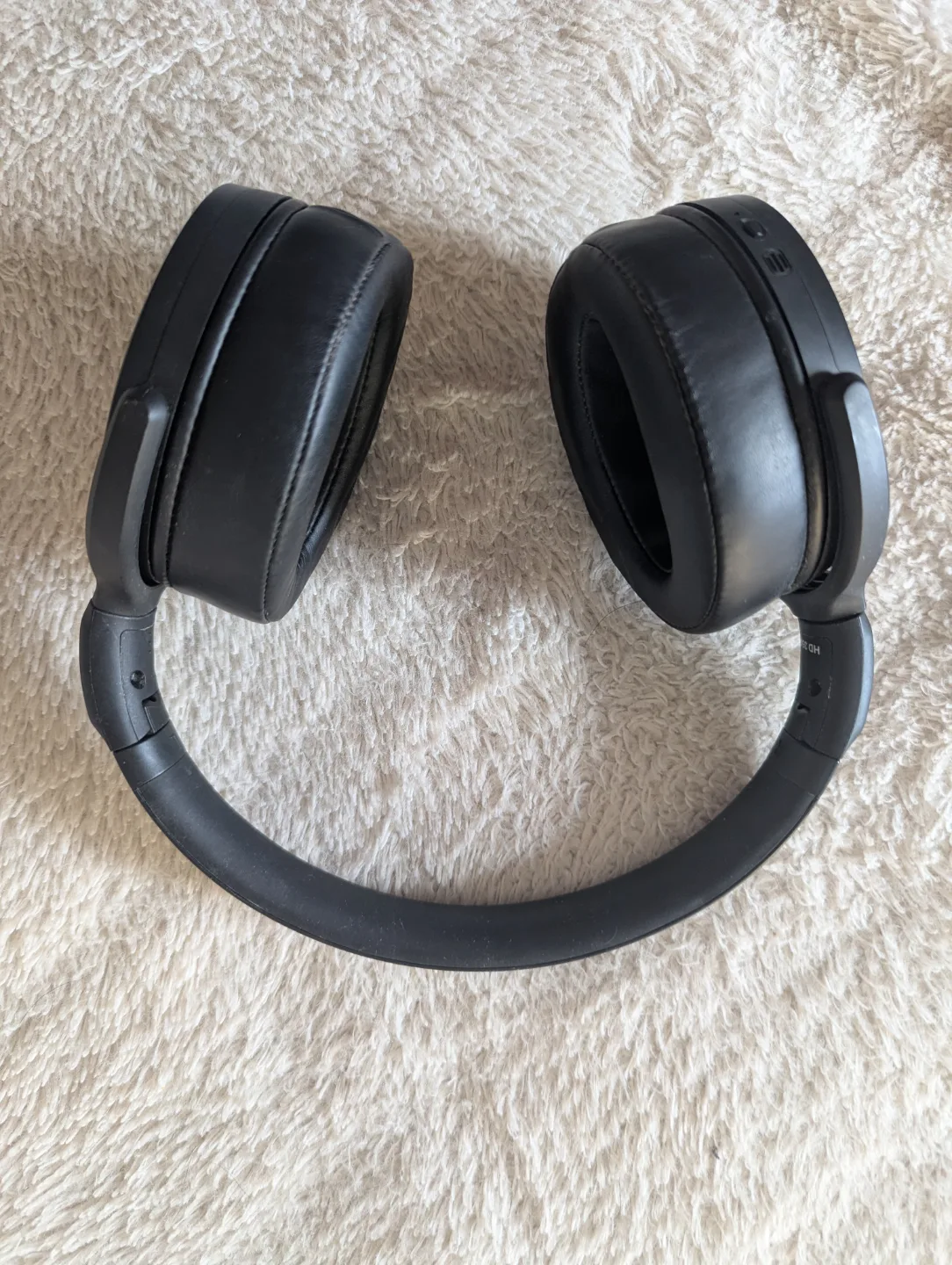 Sennheiser Momentum 3 Wireless Noise-Cancelling Headphones image indicator(2)