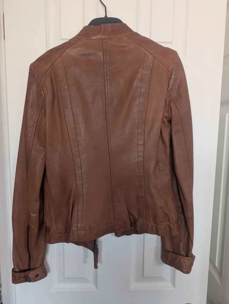 Danier Leather Jacket - Size 2XS image indicator(2)