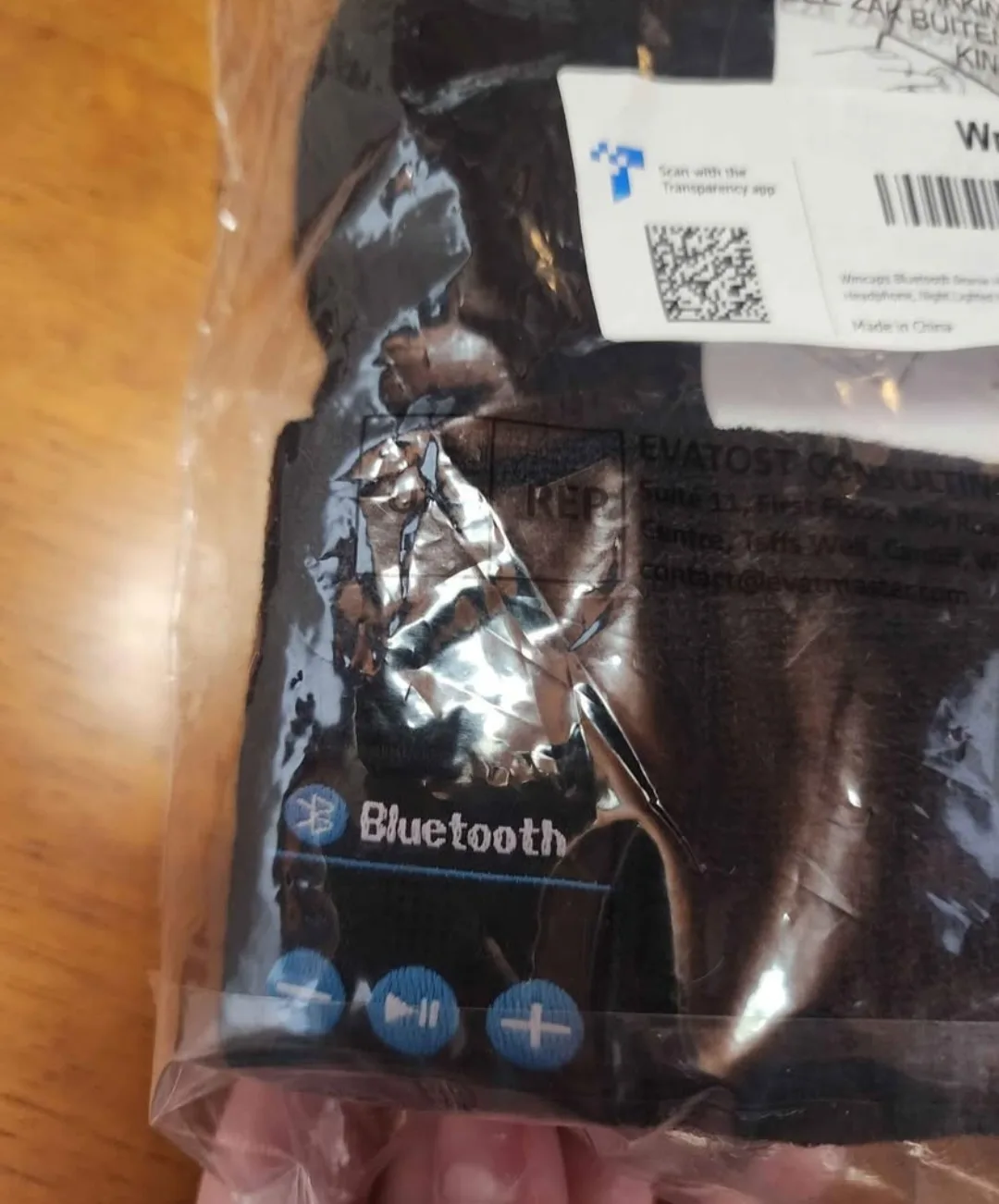 Bluetooth beanie with LED light image indicator(3)