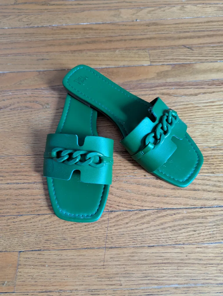 3 pairs for 1 - Womans size 8.5 Shoes. image indicator(7)