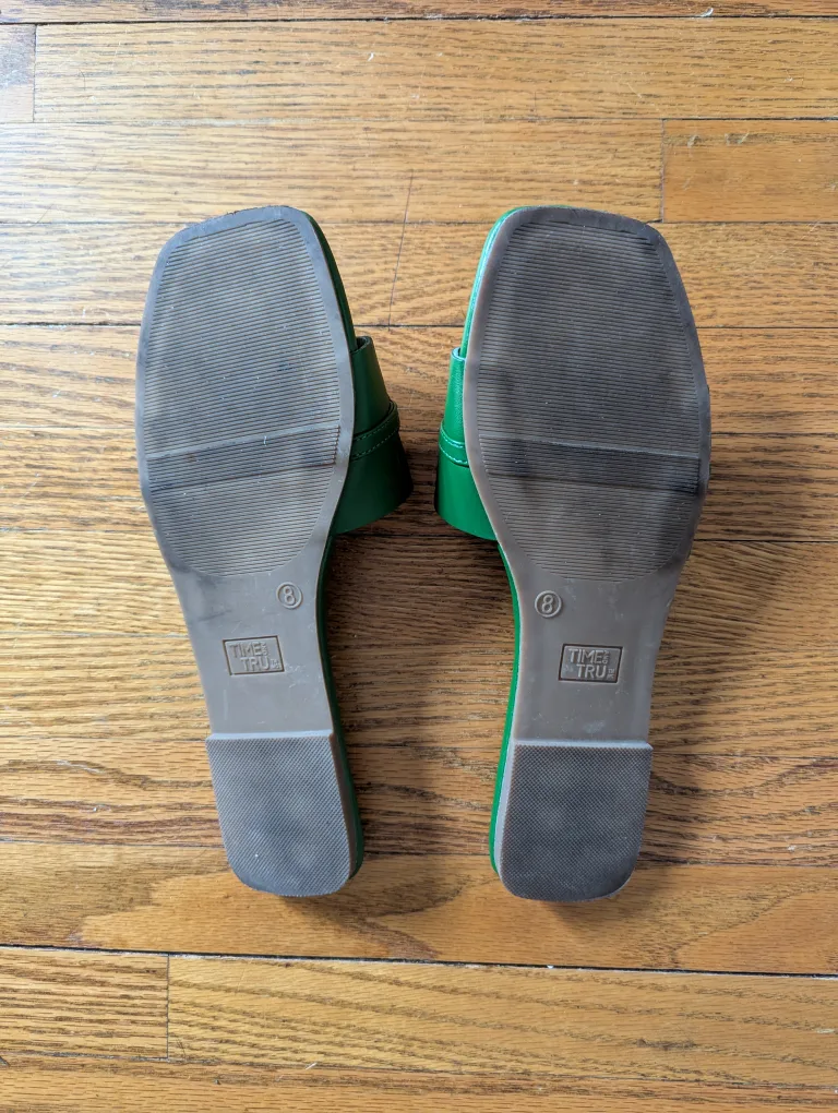 3 pairs for 1 - Womans size 8.5 Shoes. image indicator(8)