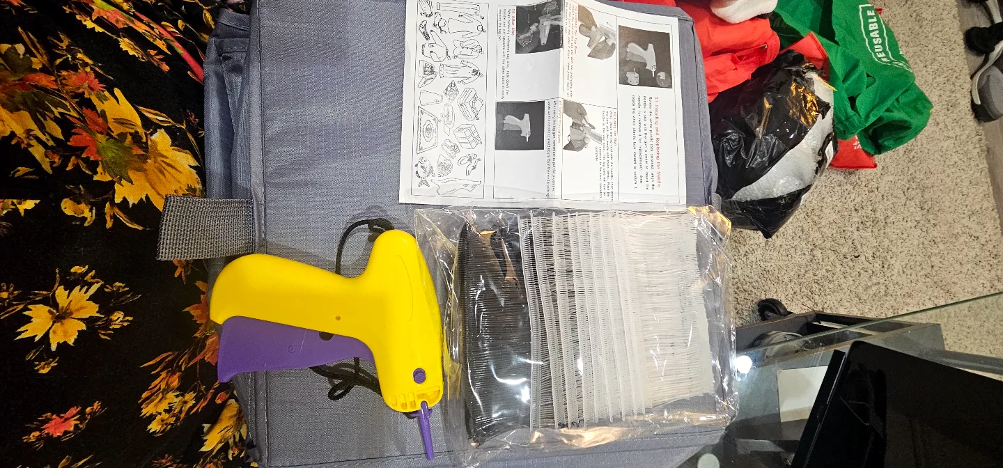 New Clothing Tag Gun with Tags thumbnail