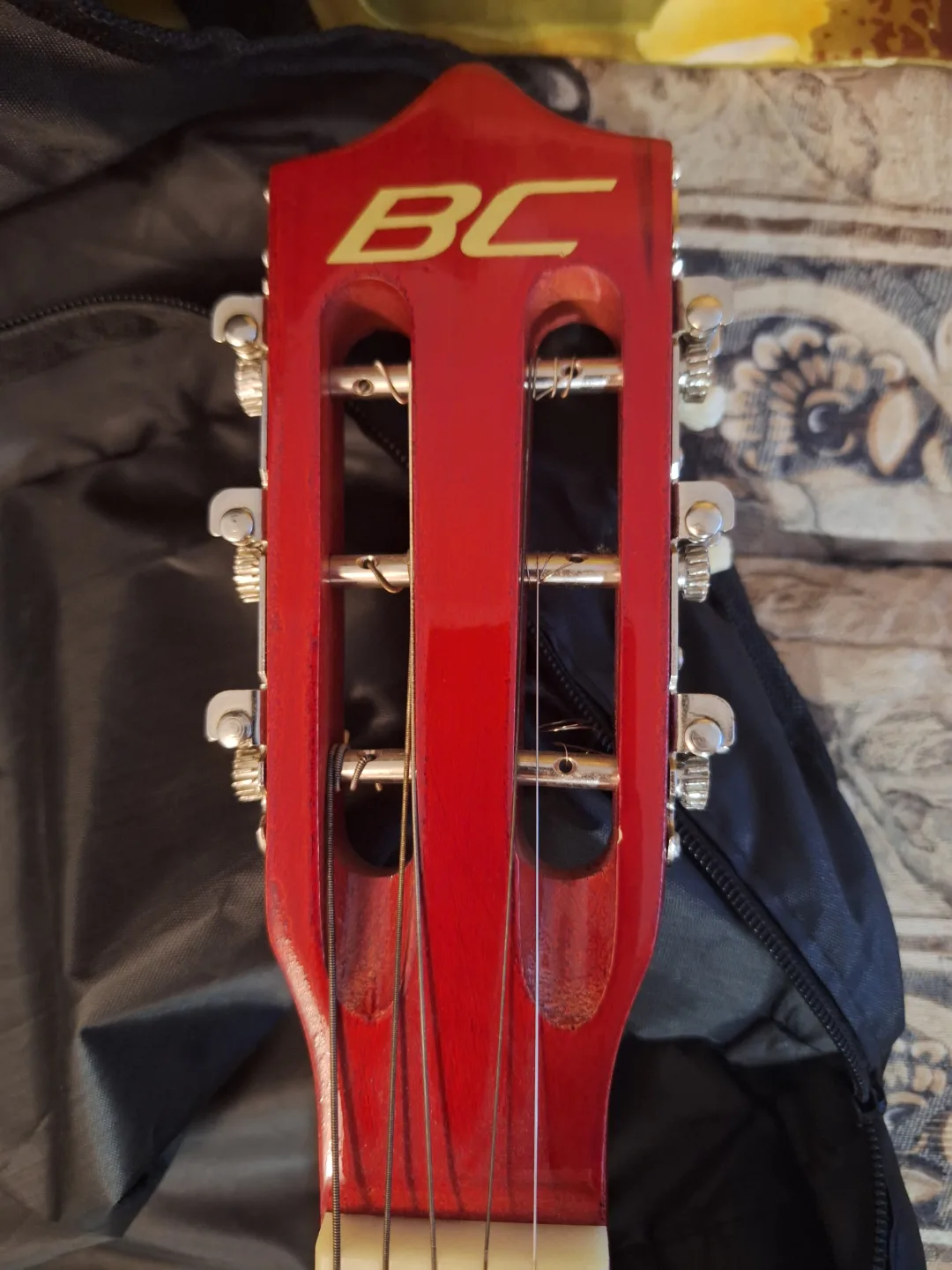 BC Classical Guitar with Gig Bag and Accessories image indicator(2)