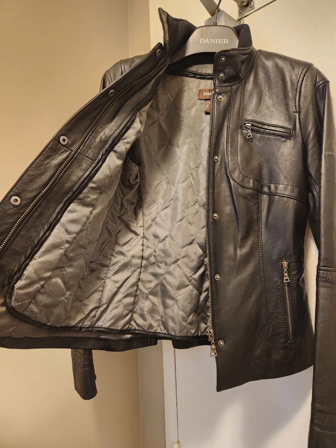 Danier Leather Jacket image indicator(2)