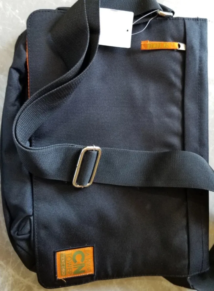 CN Tower Messenger Bag 💚 image indicator(2)