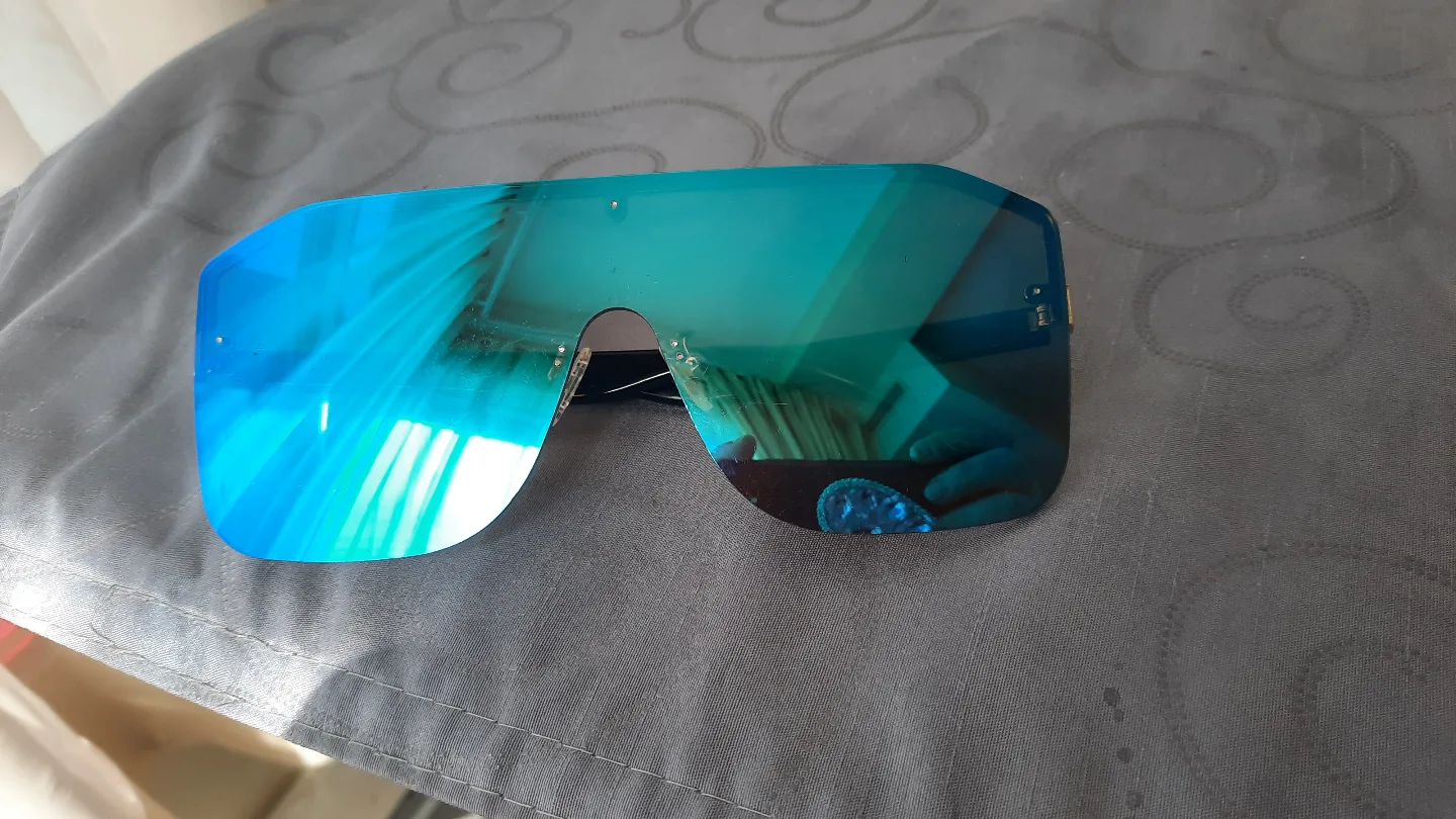 BN Oversized Shield Sunglasses -Unisex thumbnail