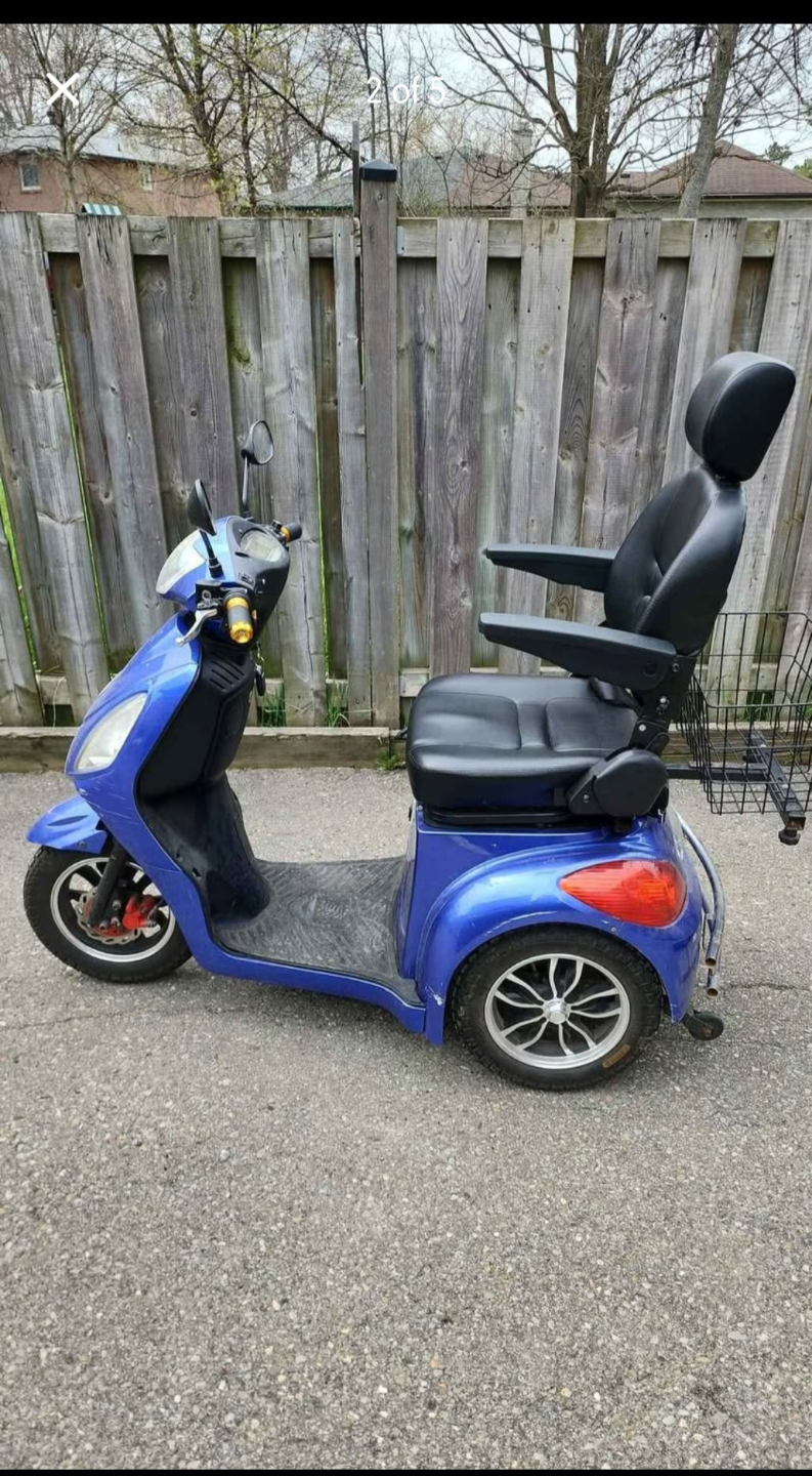 Three-wheeled Electric Scooter
