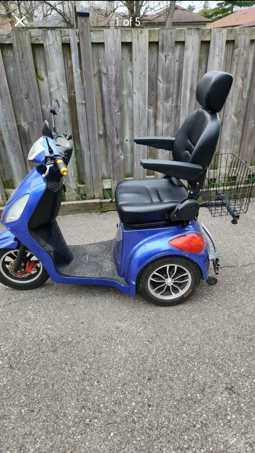 Three-wheeled Electric Scooter - photo 2