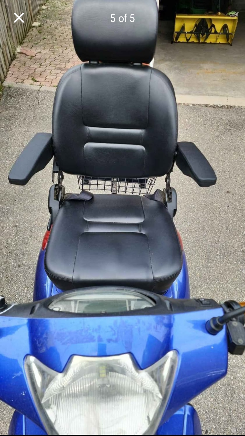 Three-wheeled Electric Scooter - photo 4