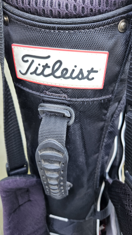 Titleist Golf Bag, Gloves, Hat & Book Bundle - photo 5